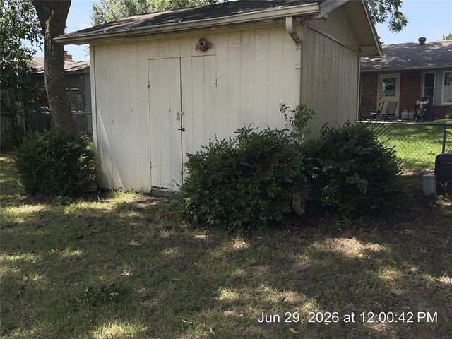 3 Larkens Place, Shawnee, OK 74801