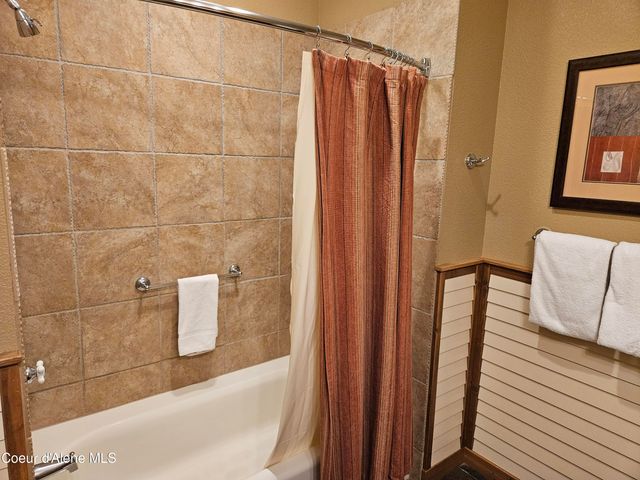 110 Morning Star Dr, 332, Kellogg, ID 83837