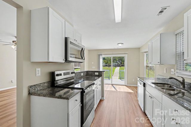 8011 Rolling Meadows Lane, Huntersville, NC 28078