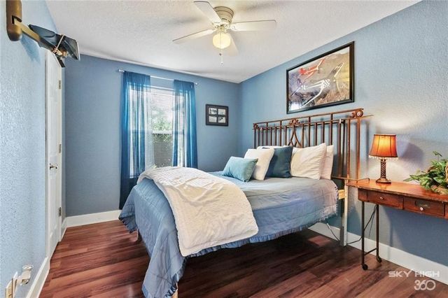 405 SW 10th Street, Bentonville, AR 72712