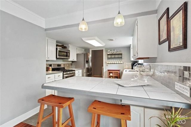 405 SW 10th Street, Bentonville, AR 72712