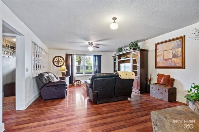 405 SW 10th Street, Bentonville, AR 72712