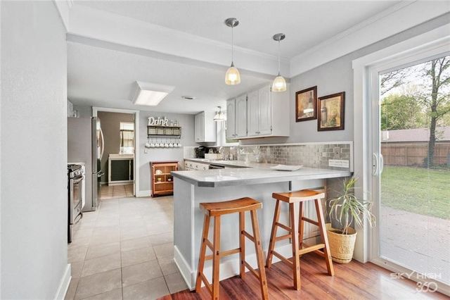 405 SW 10th Street, Bentonville, AR 72712