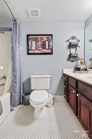 405 SW 10th Street, Bentonville, AR 72712