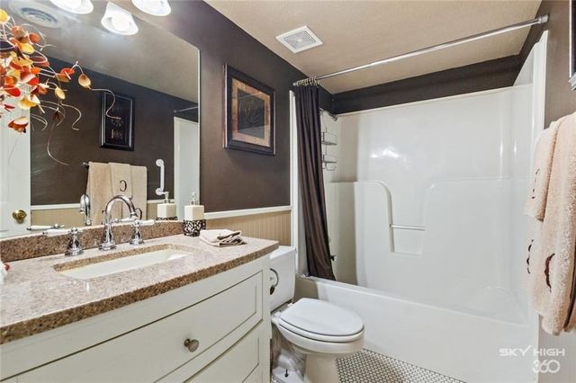 405 SW 10th Street, Bentonville, AR 72712