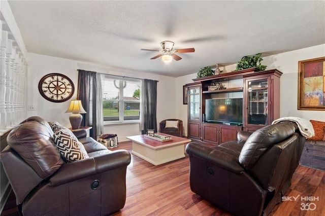 405 SW 10th Street, Bentonville, AR 72712