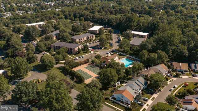 81 OAKRIDGE DR, Langhorne, PA 19047