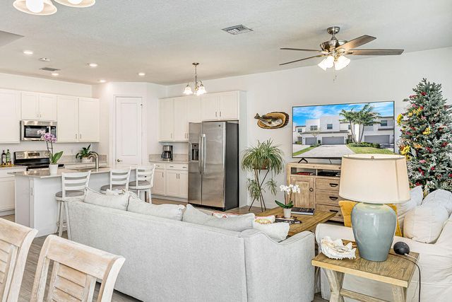 4823 Navali Drive, Lake Worth, FL 33467