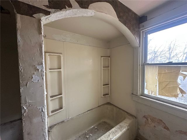 702 Whitney Ave, Wilkinsburg, PA 15221