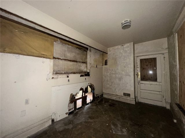 702 Whitney Ave, Wilkinsburg, PA 15221