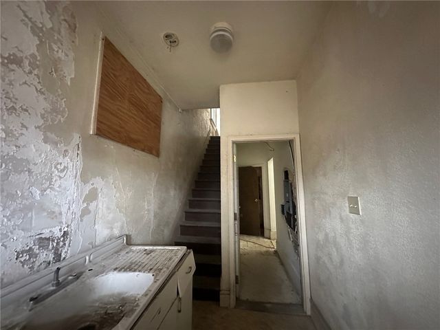 702 Whitney Ave, Wilkinsburg, PA 15221