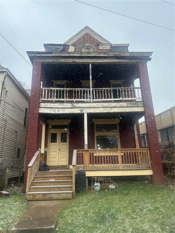 702 Whitney Ave, Wilkinsburg, PA 15221