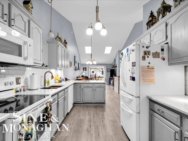 1045 Huntington Court, Marysville, MI 48040