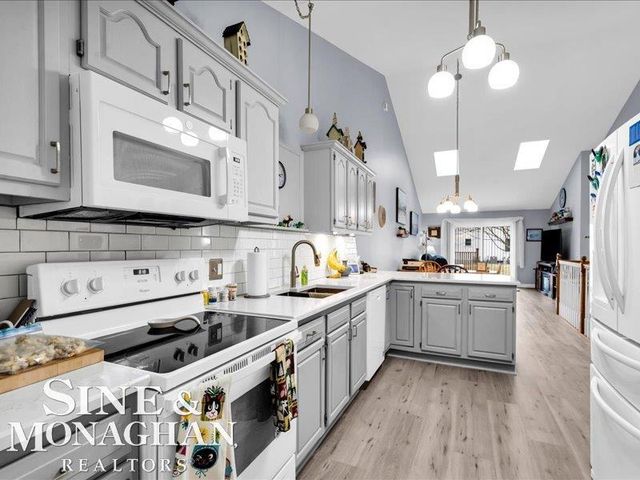 1045 Huntington Court, Marysville, MI 48040