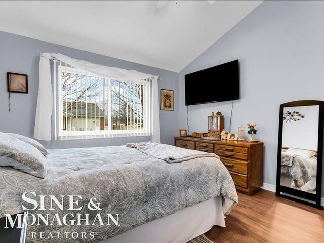 1045 Huntington Court, Marysville, MI 48040