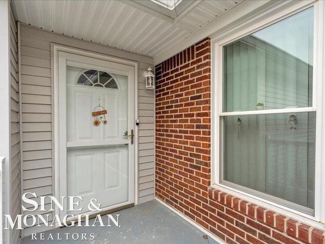 1045 Huntington Court, Marysville, MI 48040