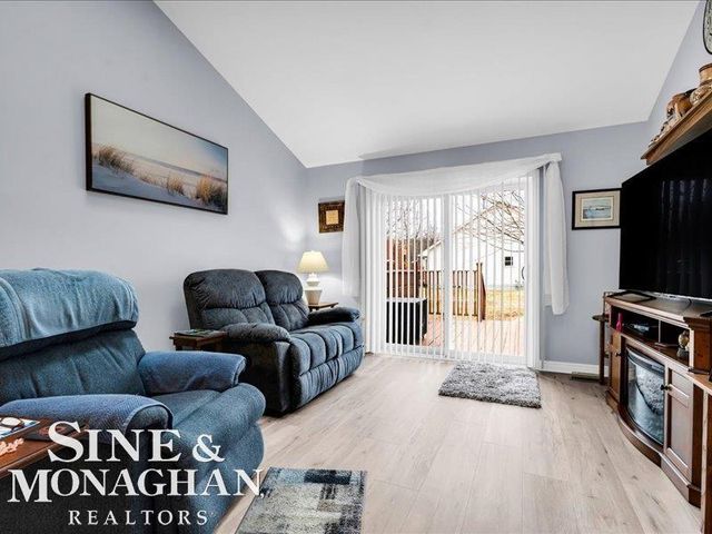 1045 Huntington Court, Marysville, MI 48040