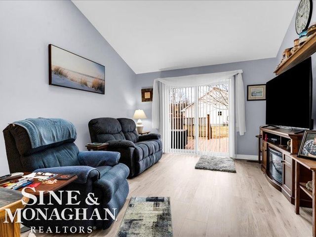 1045 Huntington Court, Marysville, MI 48040