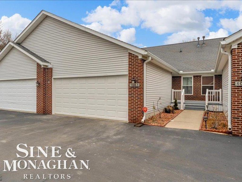 1045 Huntington Court, Marysville, MI 48040