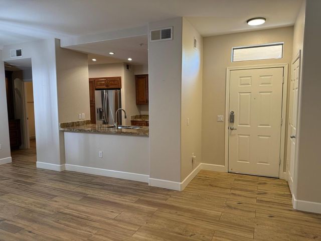 20100 N 78th Place Apt 1069, Scottsdale, AZ 85255