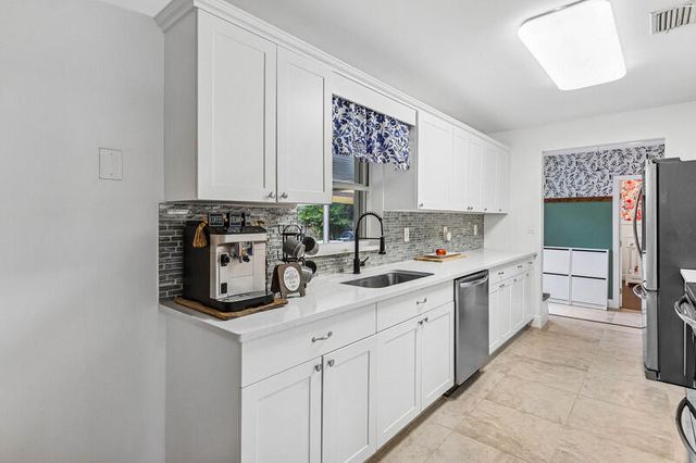 16330 91st Place N, Loxahatchee, FL 33470