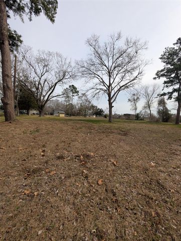 735 Sandpit Road, Alvin, TX 77511