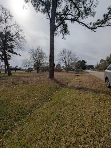 735 Sandpit Road, Alvin, TX 77511