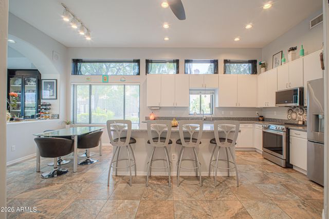 1611 E REDFIELD Road, Phoenix, AZ 85022