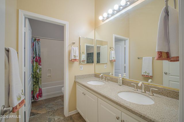 1611 E REDFIELD Road, Phoenix, AZ 85022