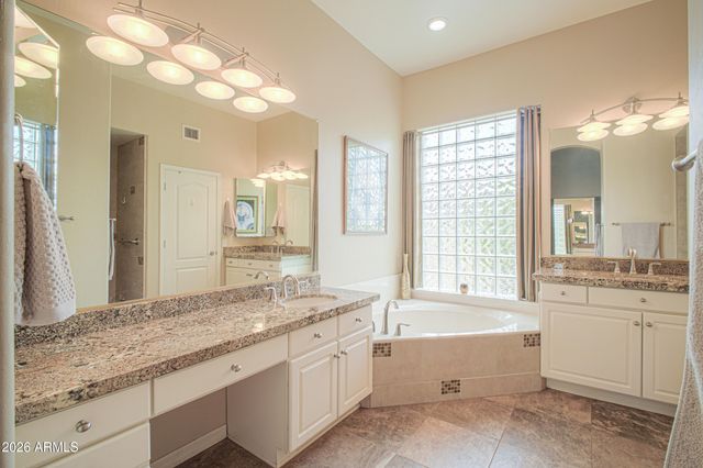 1611 E REDFIELD Road, Phoenix, AZ 85022