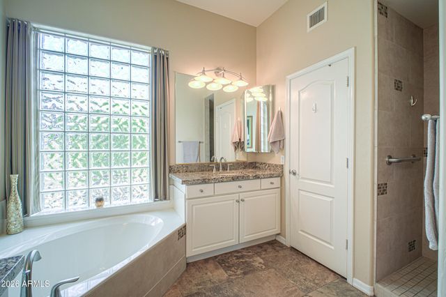 1611 E REDFIELD Road, Phoenix, AZ 85022