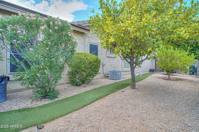 1611 E REDFIELD Road, Phoenix, AZ 85022