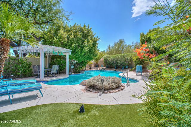 1611 E REDFIELD Road, Phoenix, AZ 85022