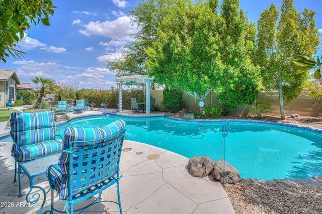 1611 E REDFIELD Road, Phoenix, AZ 85022