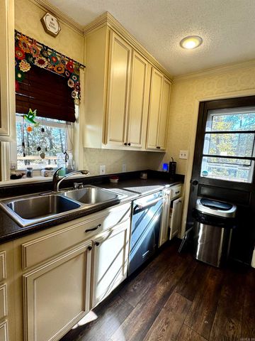 140 Steep Lane, Russellville, AR 72802