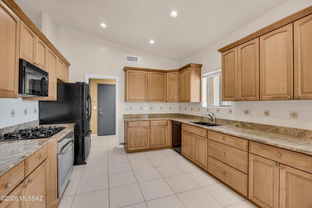 7908 N Placita Murrieta, Tucson, AZ 85743