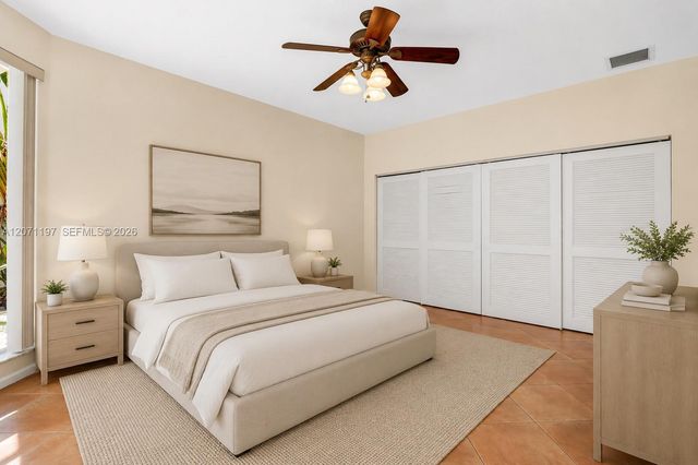 1051 W Bel Aire Drive W, Pembroke Pines, FL 33027
