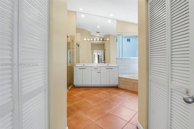 1051 W Bel Aire Drive W, Pembroke Pines, FL 33027