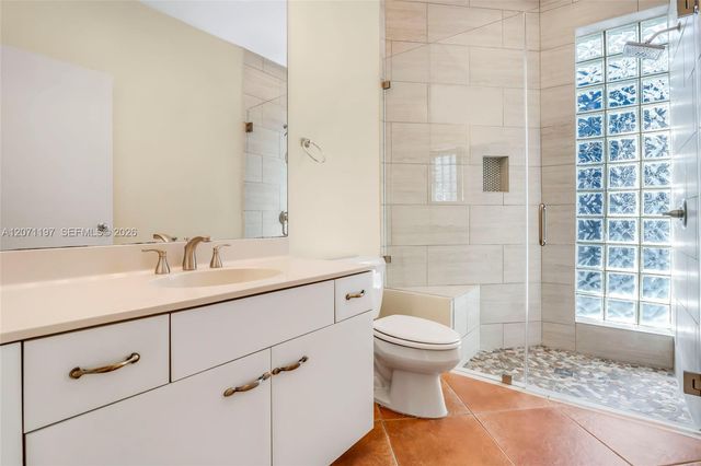 1051 W Bel Aire Drive W, Pembroke Pines, FL 33027