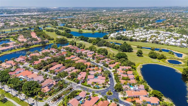 1051 W Bel Aire Drive W, Pembroke Pines, FL 33027