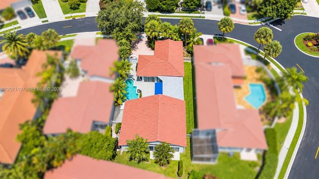 1051 W Bel Aire Drive W, Pembroke Pines, FL 33027