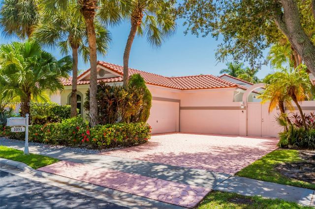 1051 W Bel Aire Drive W, Pembroke Pines, FL 33027
