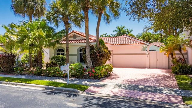 1051 W Bel Aire Drive W, Pembroke Pines, FL 33027
