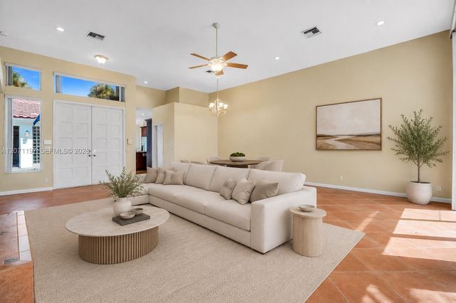 1051 W Bel Aire Drive W, Pembroke Pines, FL 33027
