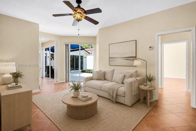 1051 W Bel Aire Drive W, Pembroke Pines, FL 33027