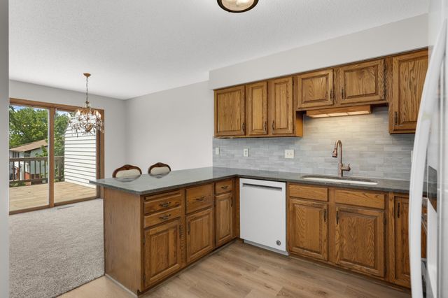 3956 Goodwin Avenue N, Oakdale, MN 55128