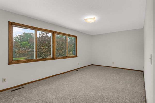 3956 Goodwin Avenue N, Oakdale, MN 55128