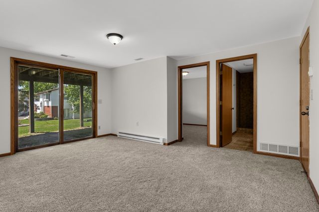 3956 Goodwin Avenue N, Oakdale, MN 55128
