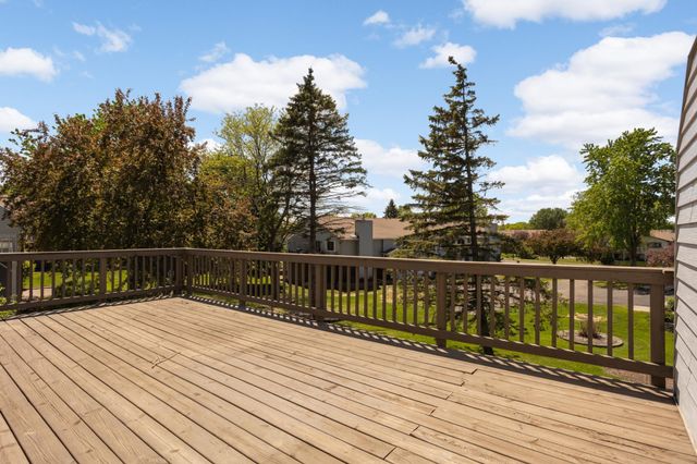 3956 Goodwin Avenue N, Oakdale, MN 55128