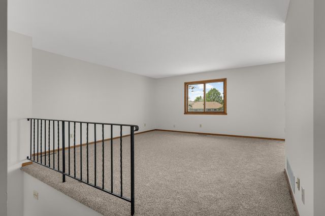 3956 Goodwin Avenue N, Oakdale, MN 55128